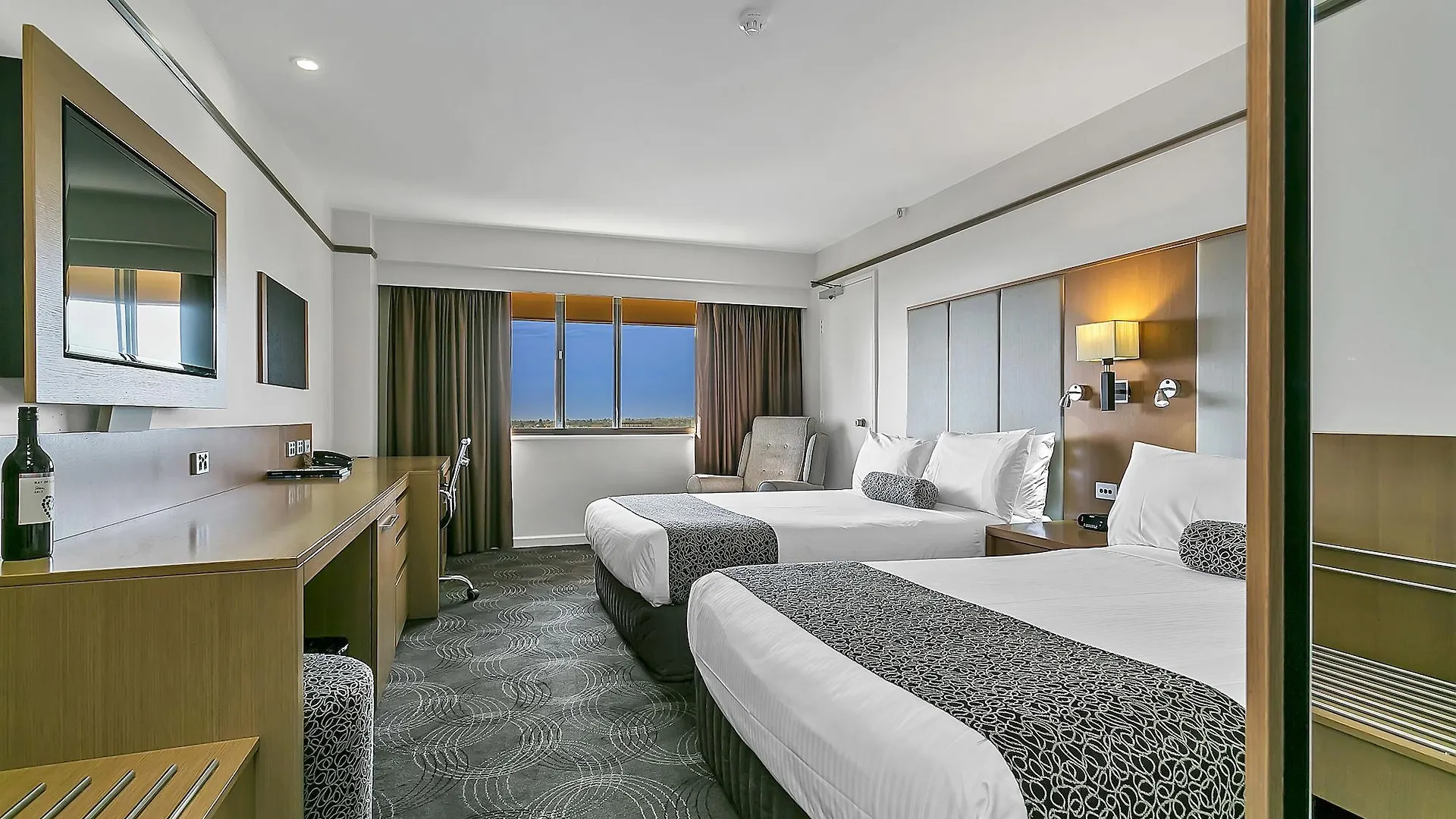 Stamford Plaza Adelaide Hotel 5*,
