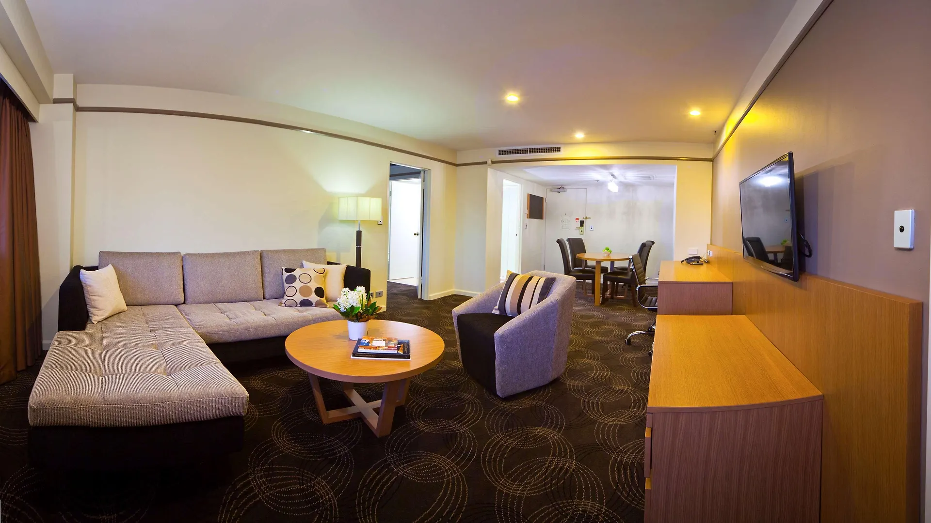 Stamford Plaza Adelaide Hotel
