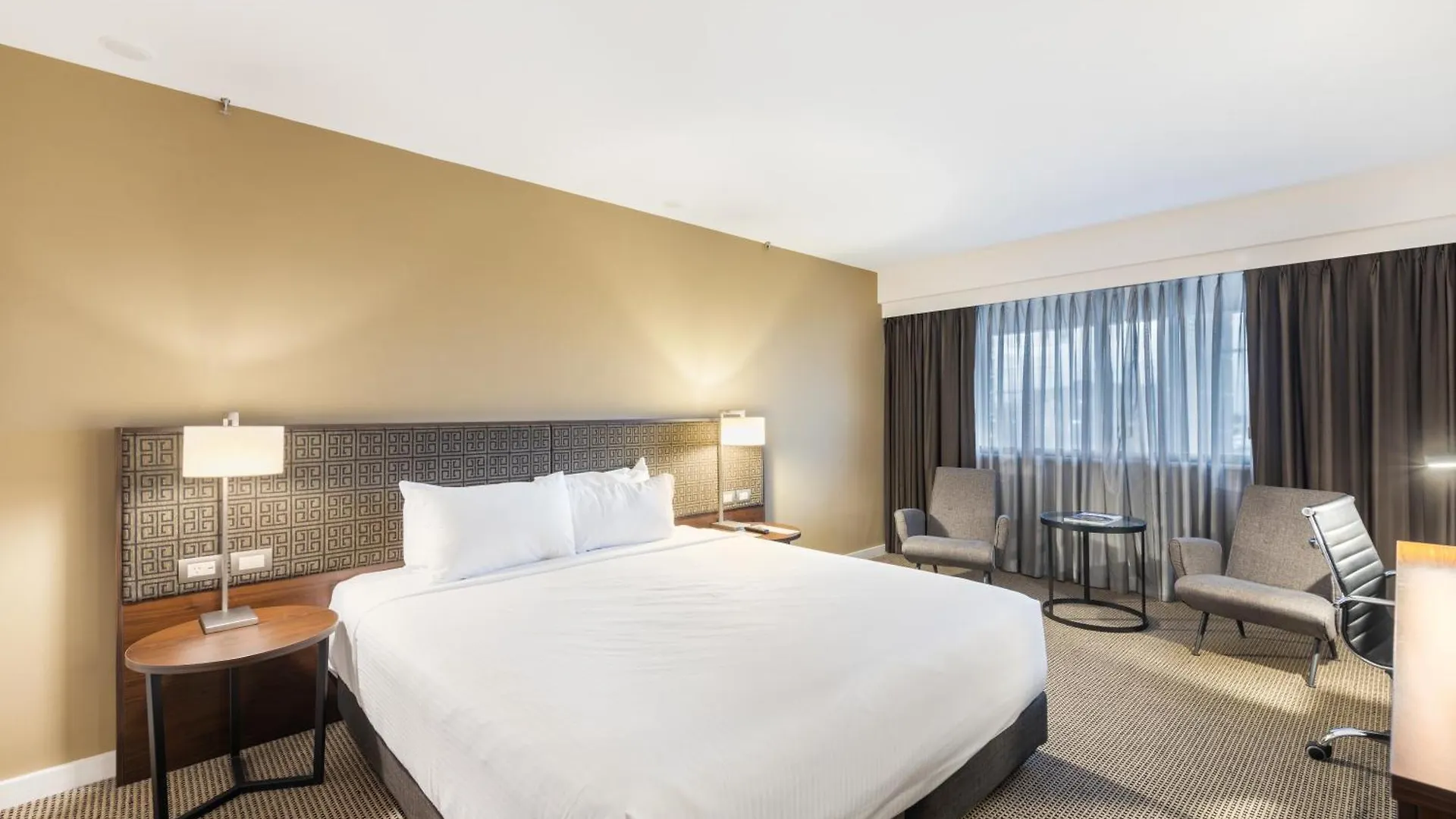 Stamford Plaza Adelaide Hotel
