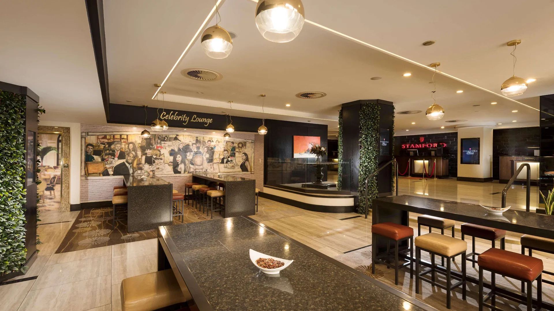Stamford Plaza Adelaide Hotell 5*,