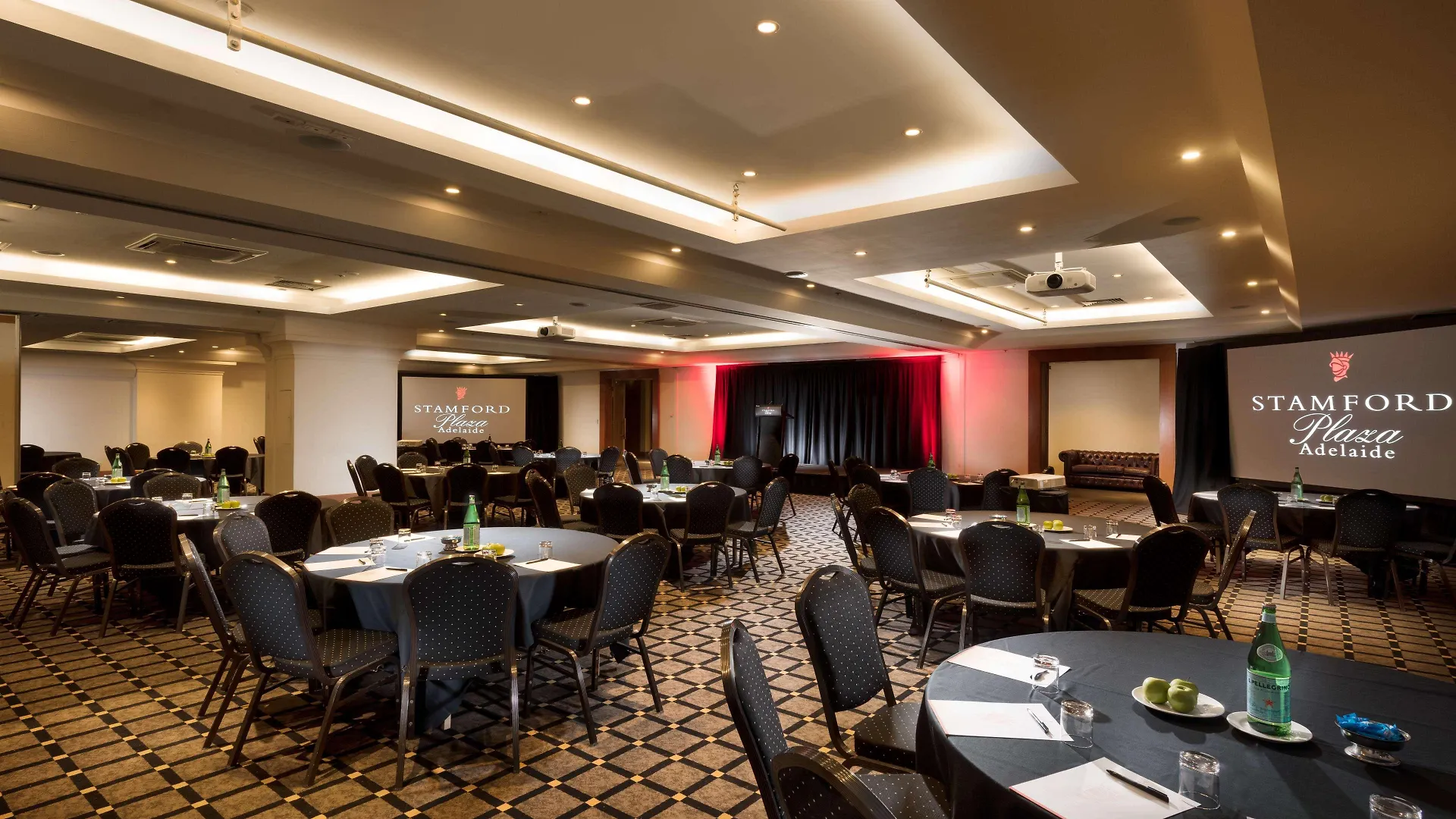 Stamford Plaza Adelaide Hotel 5*,  Australia